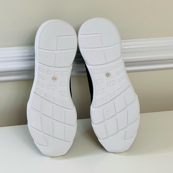 SOLD 😃 NIB AUTHENTIC DIOR Women’s Black & White Sneakers Sz. EU 40 /  US 9.5 - Picture 9 of 10